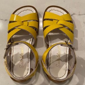 Girls Salt Water Sandals, yellow, size 10